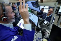 尾盘：美股涨跌不一 标普指数小幅上扬