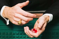 如何进行港股配置？港股配置有哪些策略要点？