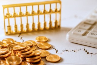 如何理解黄金ETF与纸黄金的区别？它们在投资中的优势分别是什么？