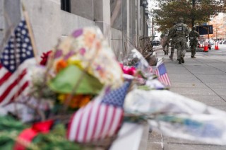 被控袭击国民警卫队者面临美国谋杀罪指控，特朗普拟暂停“第三世界”移民