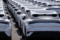 比亚迪有望首次超越特斯拉，登顶全球新能源汽车销冠