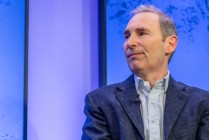 亚马逊终结9日连跌，期间市值蒸发超4500亿美元