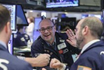 告别2025，标普能否跨越7000点里程碑