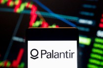 华尔街认为帕兰提尔估值过高而弃之不顾，散户却对其趋之若鹜