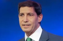 民主党议员发难 沃伦要特朗普提名的美联储主席交代和爱泼斯坦的关系