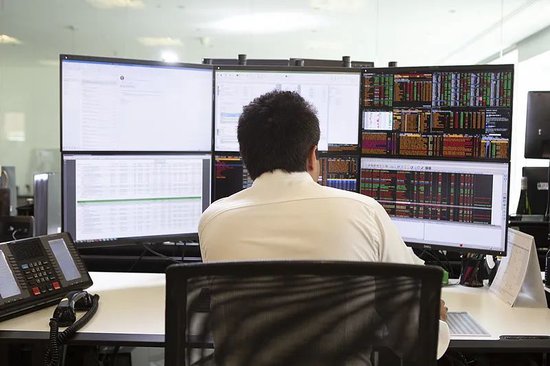 基金年报透视:人均百万年薪没了,行业内卷升级 第1张 基金年报透视:人均百万年薪没了,行业内卷升级 第1张