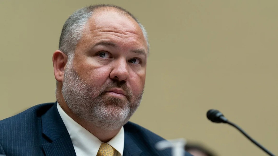 美媒：美国税局代理局长卷入马斯克与美财长之争，“任职仅72小时就被迫离职”  第1张