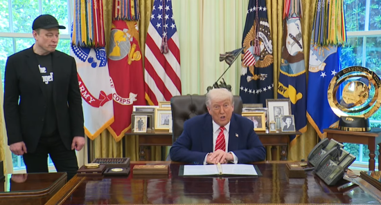 特朗普和马斯克在告别新闻发布会上互相称赞 第1张 特朗普和马斯克在告别新闻发布会上互相称赞 第1张