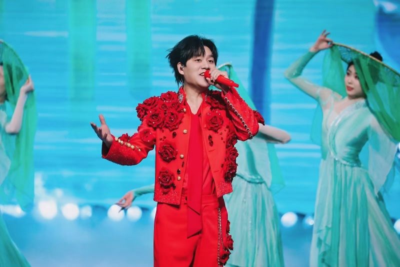 洛琦三度加盟湖南卫视春晚 引爆16亿流量成“跨屏宠儿”  第1张