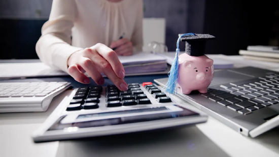 特朗普政府认定更多借款人符合学生贷款减免条件 第1张 特朗普政府认定更多借款人符合学生贷款减免条件 第1张