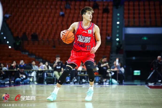 热搜第一!郭艾伦被诈骗近千万,疑以投资入股诱导 第2张 热搜第一!郭艾伦被诈骗近千万,疑以投资入股诱导 第2张